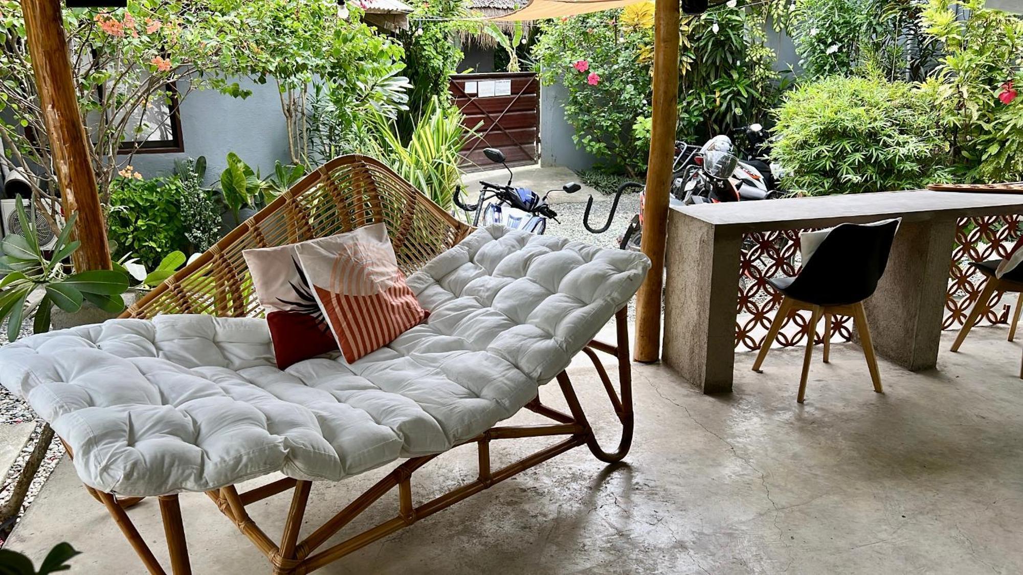 Yay Lodge Siargao, Private Room 1 With Ac & Hot Shower And Fast Starlink Wifi General Luna  Extérieur photo